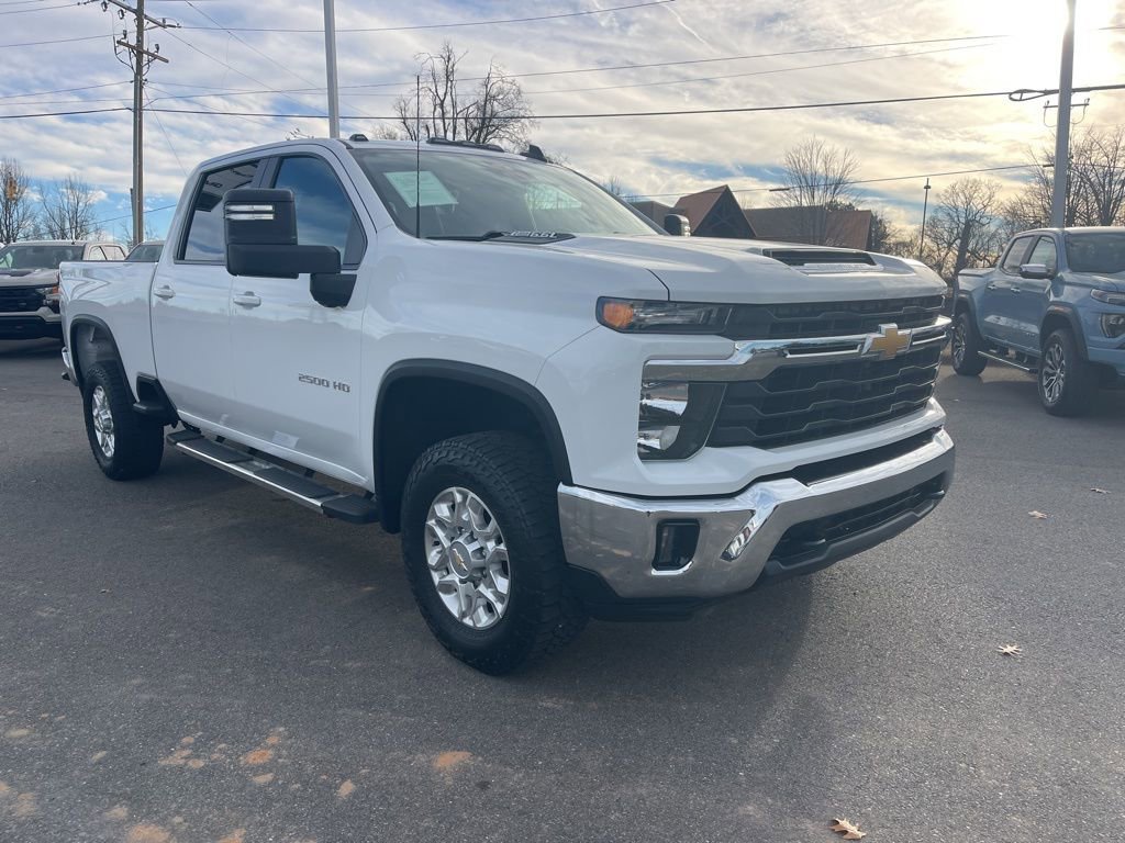 Used 2024 Chevrolet Silverado 2500 LT w/ Convenience Package image 7