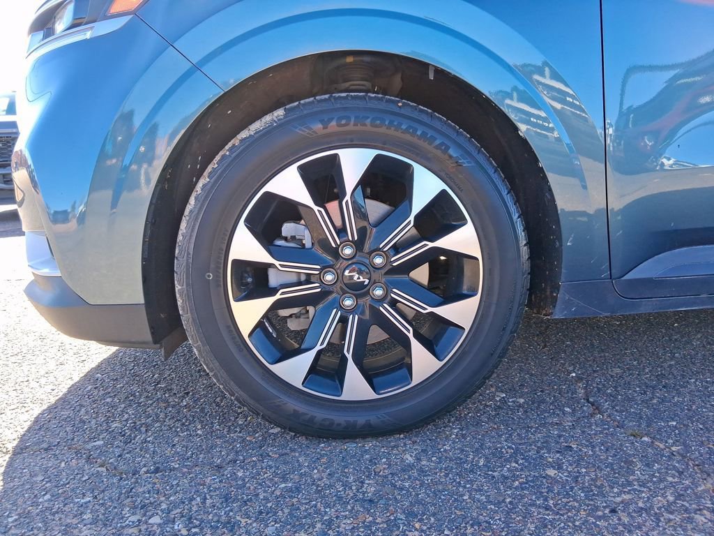 Used 2024 Kia Carnival EX image 26