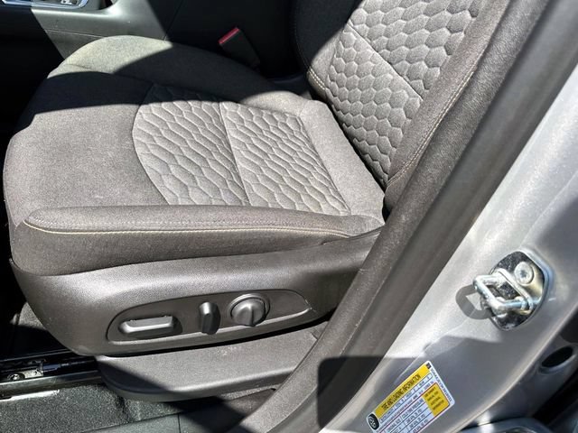 Used 2019 Chevrolet Equinox LT w/ Driver Convenience Package FWD image 20