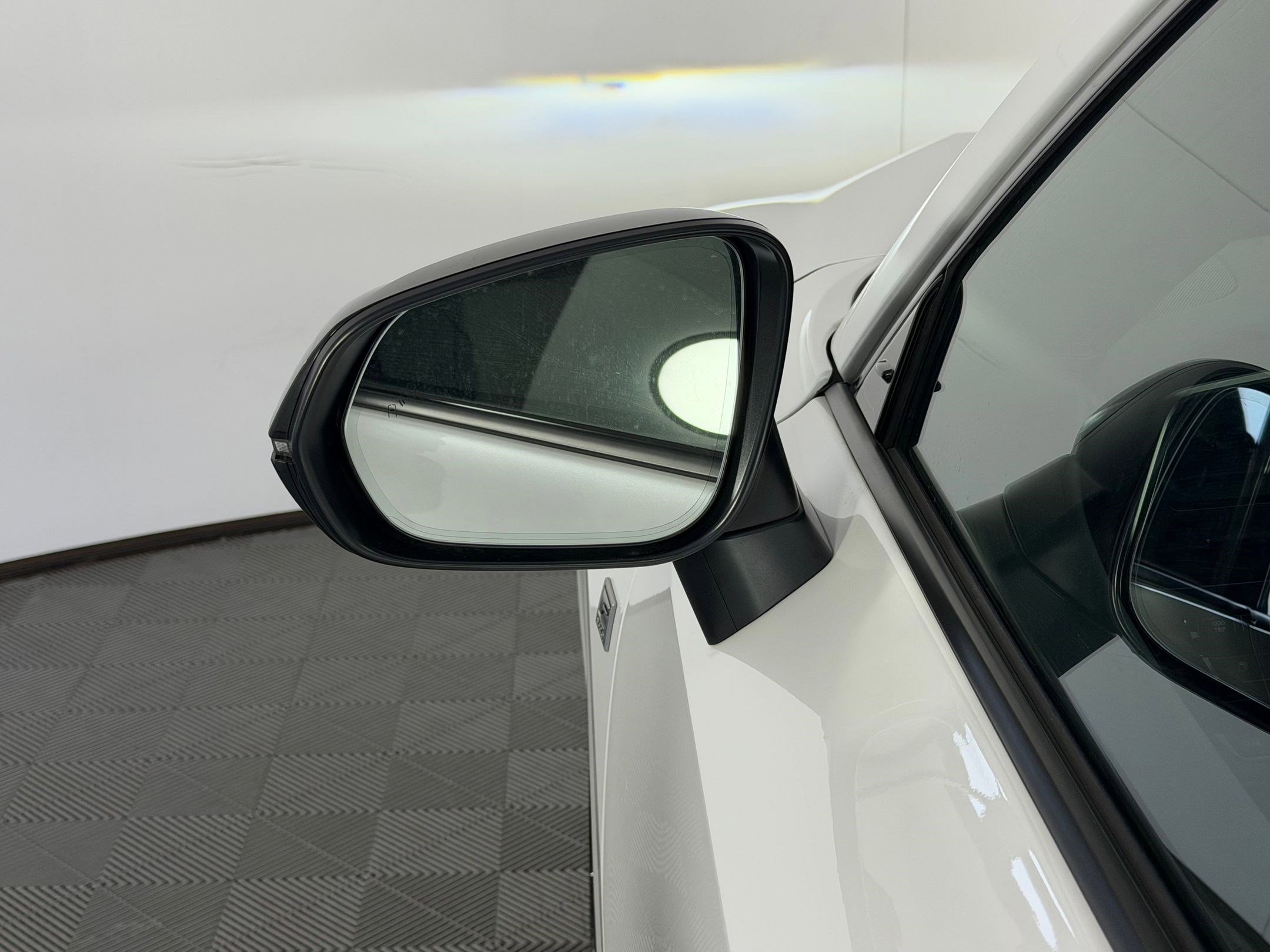 Used 2025 Lexus TX 500h TX 500h F SPORT Premium image 29