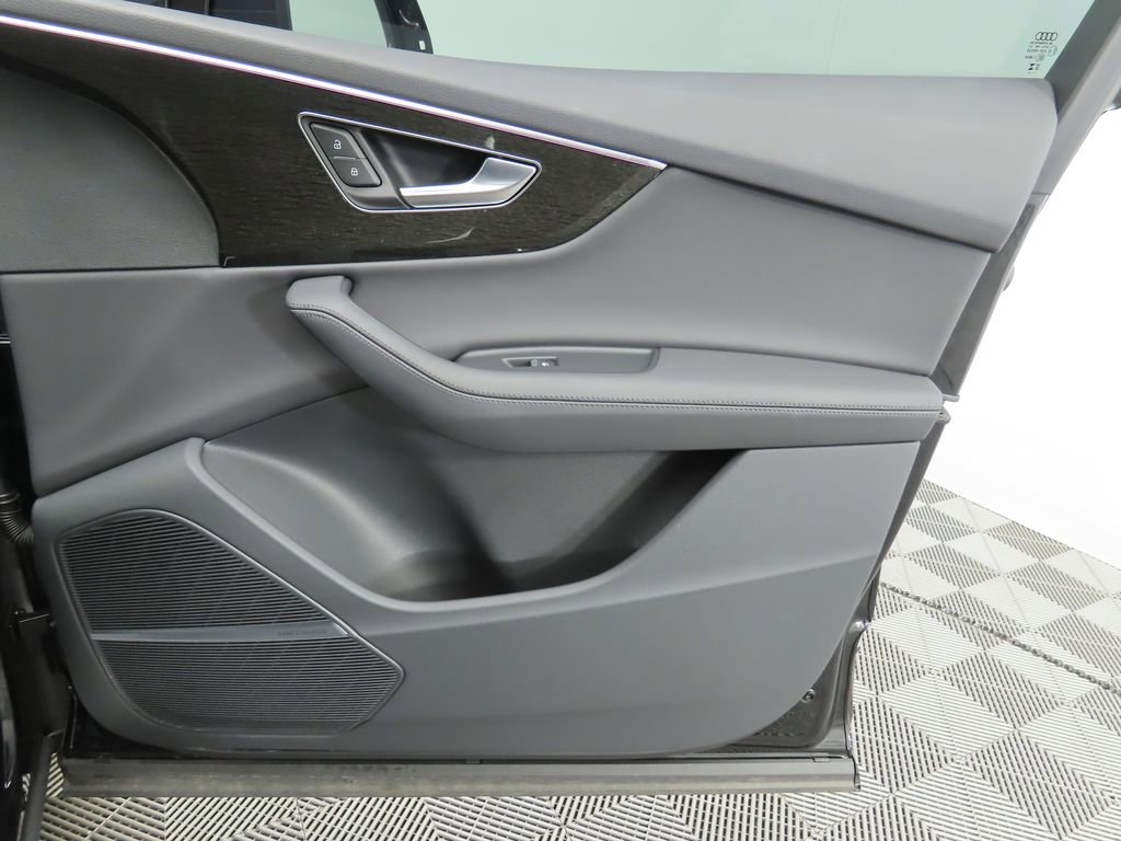 Used 2023 Audi Q7 3.0T Prestige image 25
