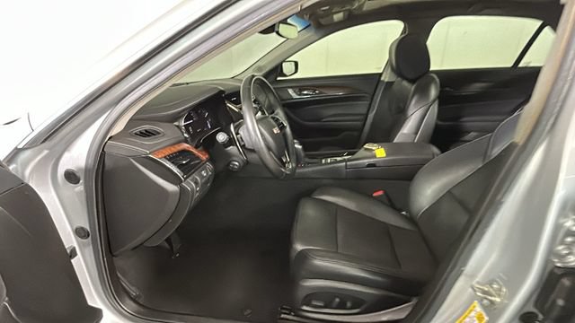 Used 2018 Cadillac CTS Luxury RWD image 11