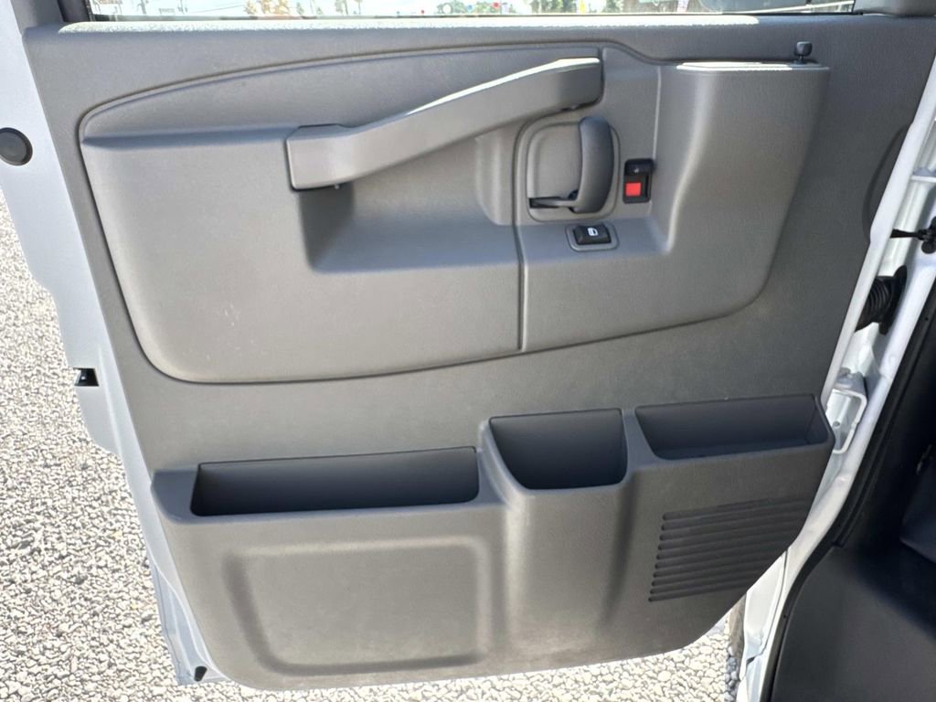 New 2025 Chevrolet Express 2500 w/ Enhanced Convenience Package image 19