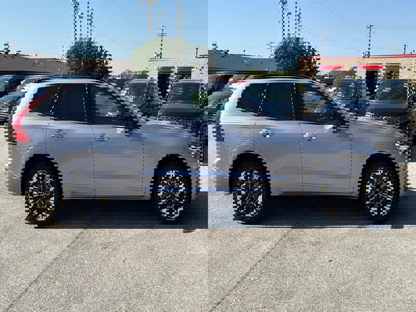 New 2026 Volvo XC60 B5 Plus w/ Climate Package image 4