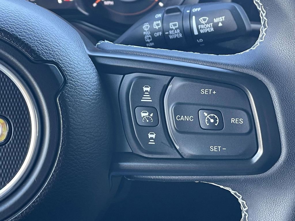 Used 2025 Jeep Wrangler Unlimited Rubicon image 32