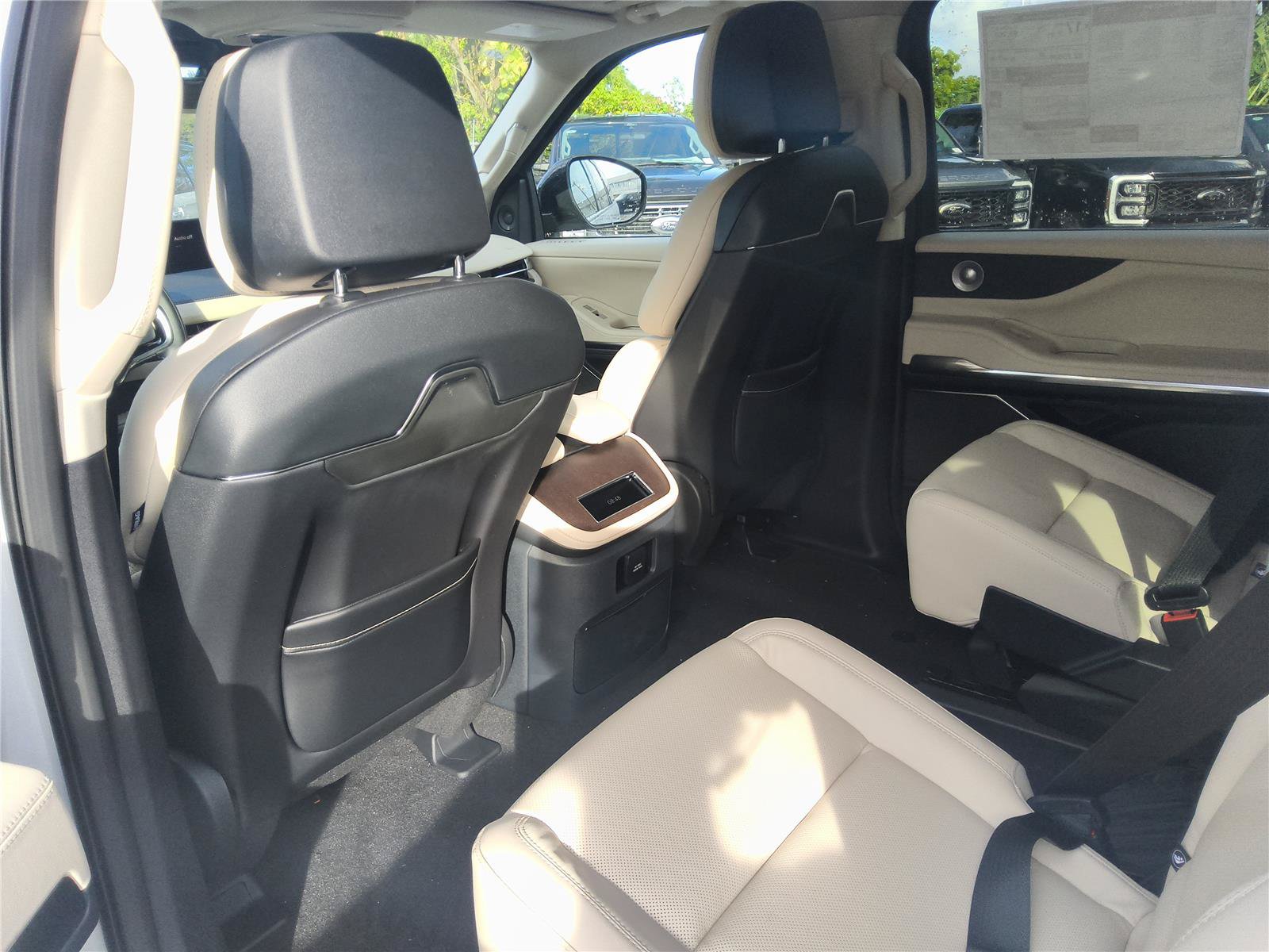 New 2027 Lincoln Navigator Reserve AWD/4WD image 25