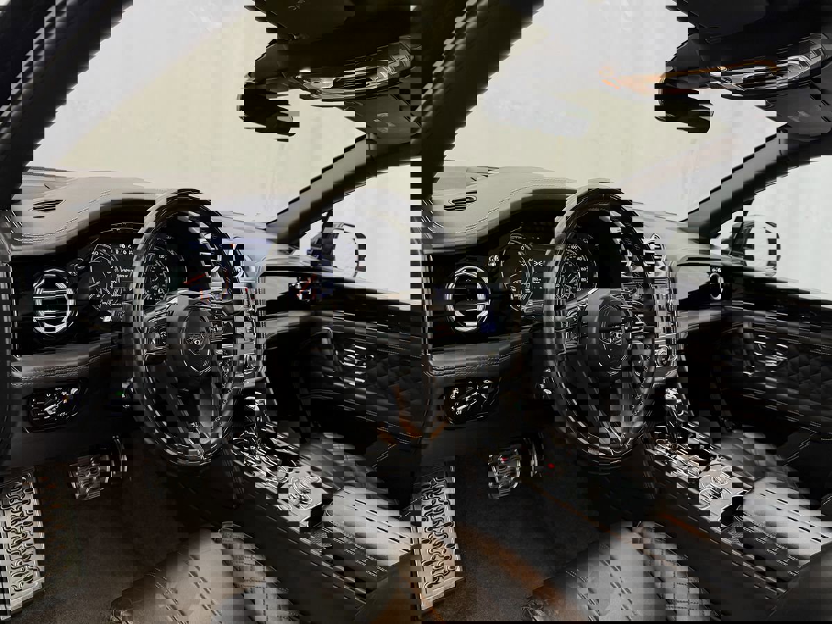 Used 2017 Bentley Bentayga image 8