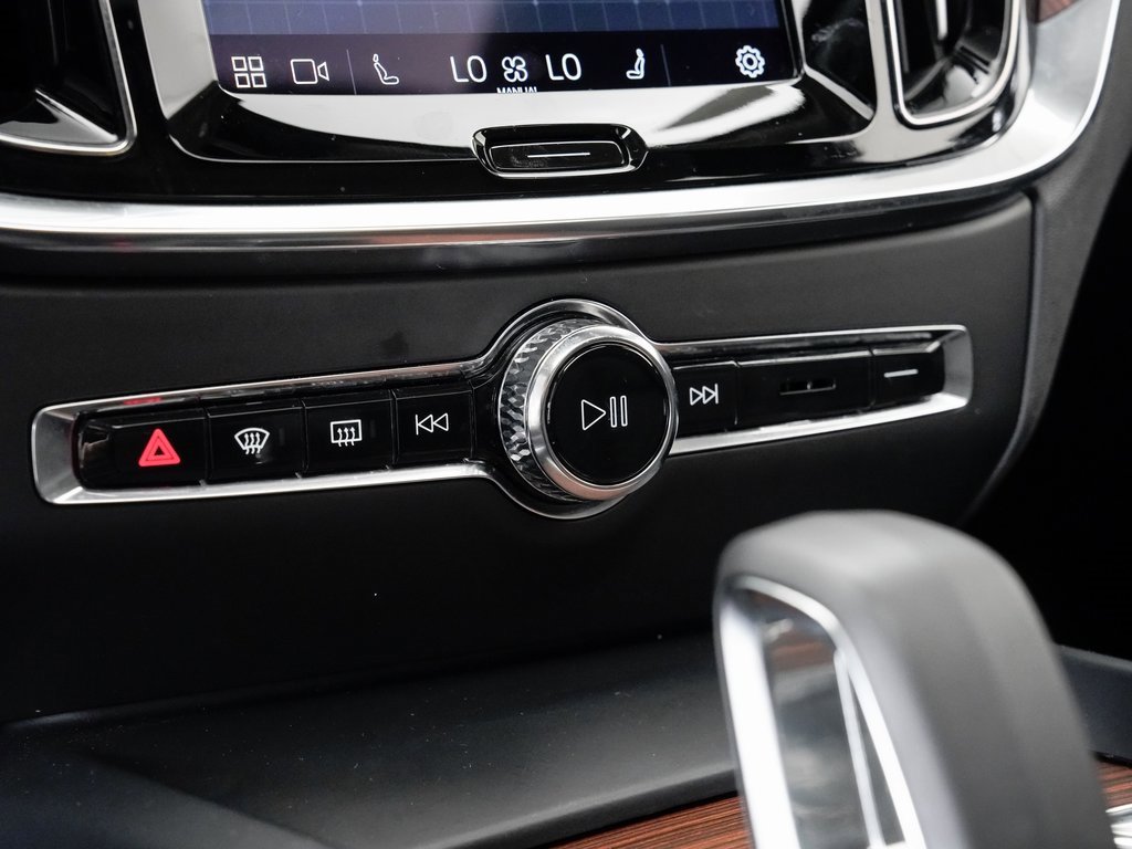 Used 2024 Volvo S60 B5 Plus image 16