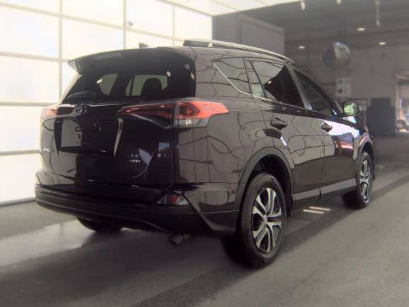Used 2016 Toyota RAV4 LE AWD/4WD image 2