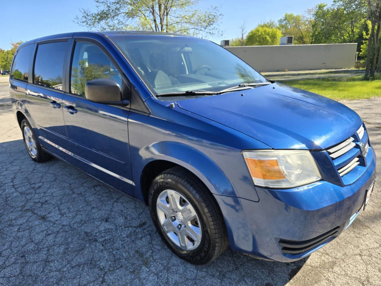 Used 2010 Dodge Grand Caravan SE image 3