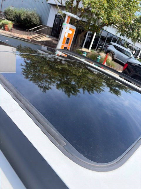 Used 2019 Volkswagen Tiguan SE w/ Panoramic Sunroof Package FWD image 22