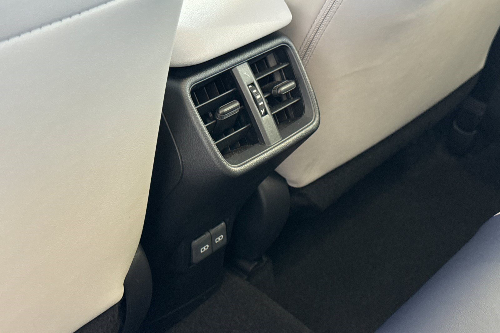Certified 2025 Lexus UX 300h FWD w/ Accessory Package (Z2) image 16