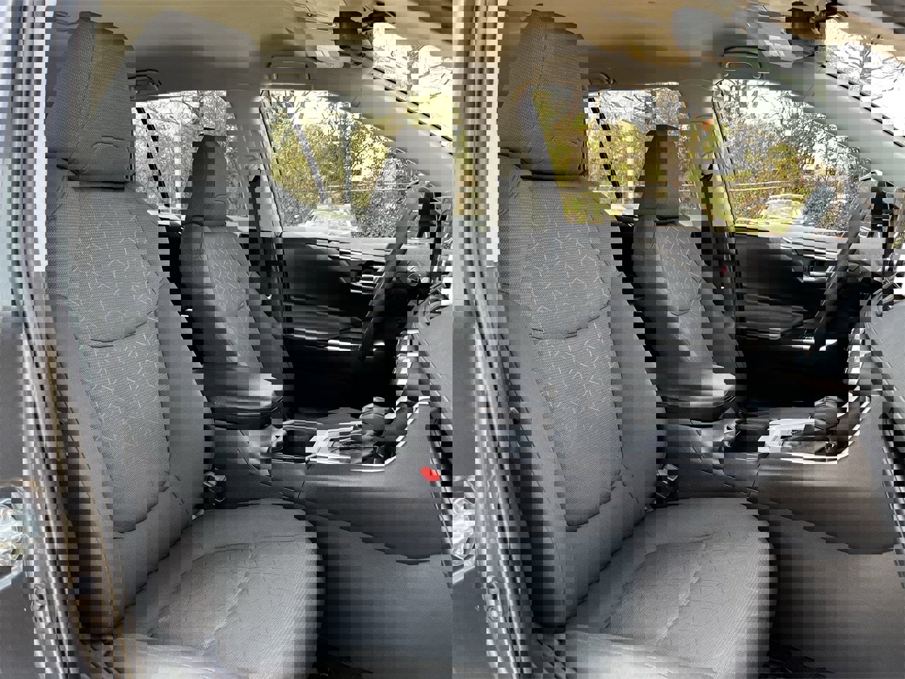 Used 2024 Toyota RAV4 XLE image 25