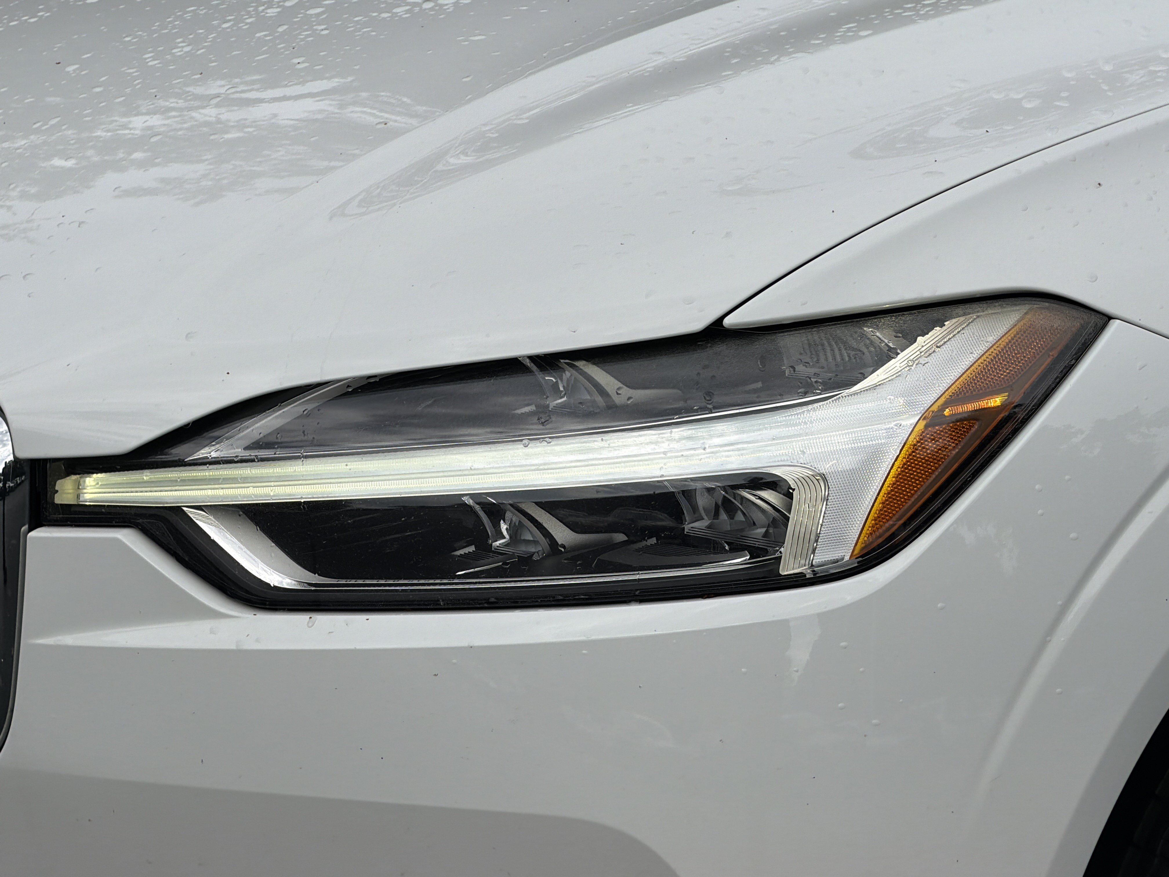 Used 2019 Volvo XC60 T5 Momentum w/ Premium Package FWD image 6