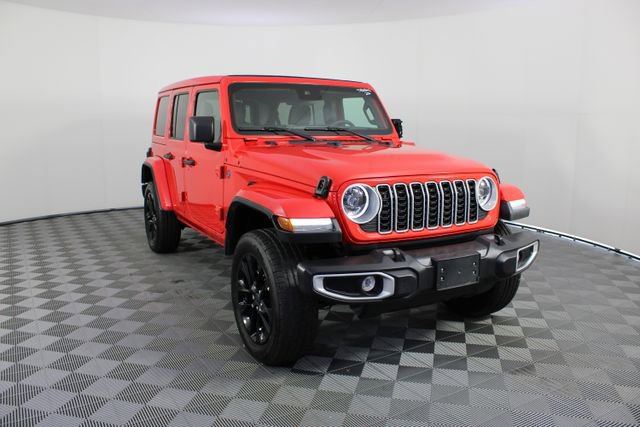 Used 2025 Jeep Wrangler Unlimited Sahara w/ Safety Group AWD/4WD image 24