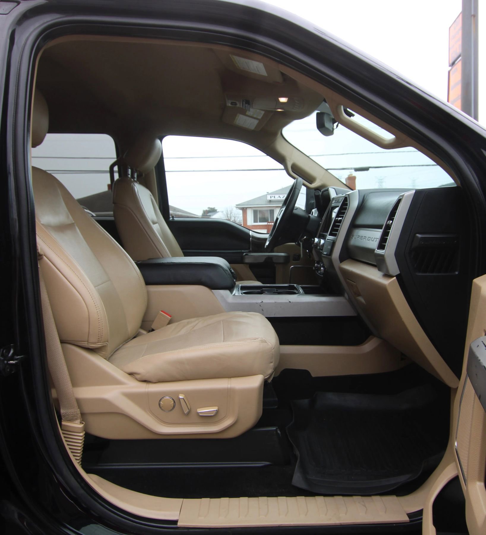 Used 2019 Ford F250 Lariat w/ Lariat Value Package image 10