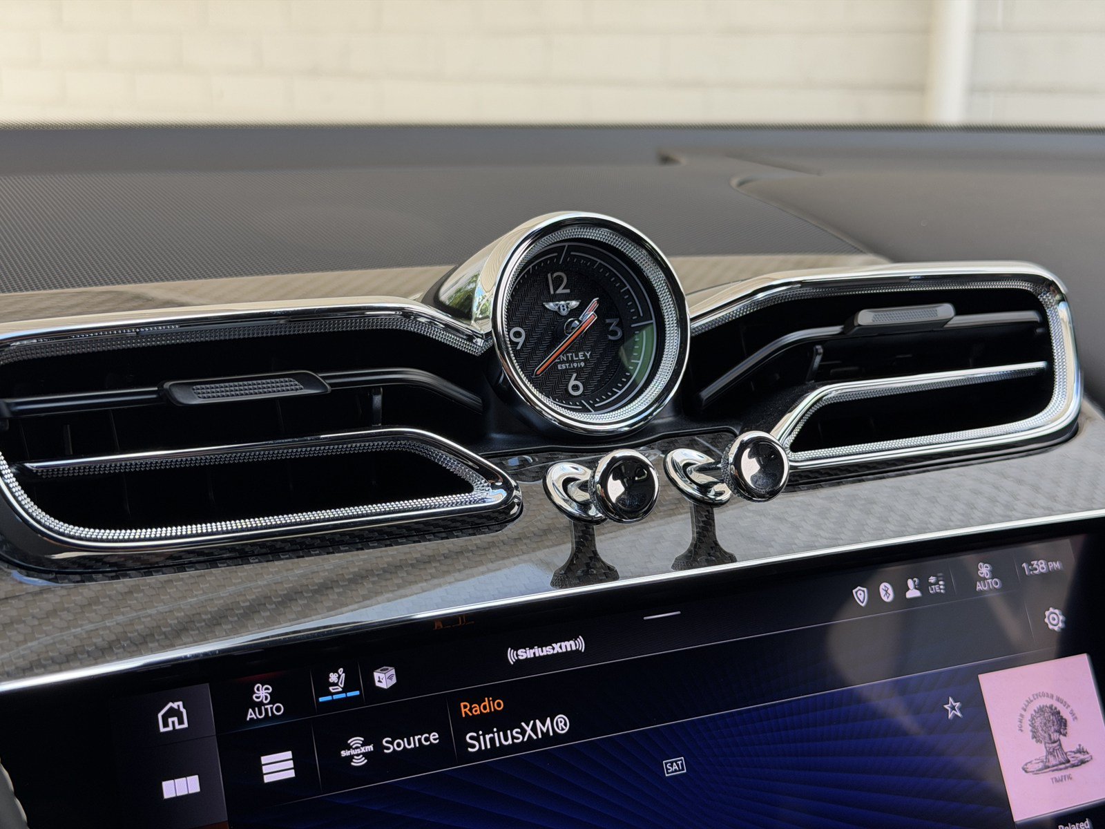 Certified 2023 Bentley Bentayga AWD/4WD image 21