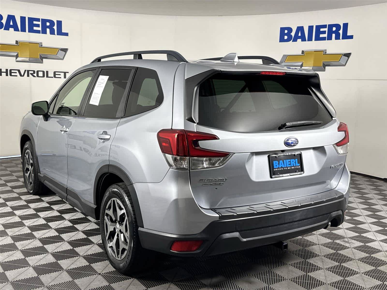 Used 2020 Subaru Forester Premium w/ Popular Package #1 AWD/4WD image 3
