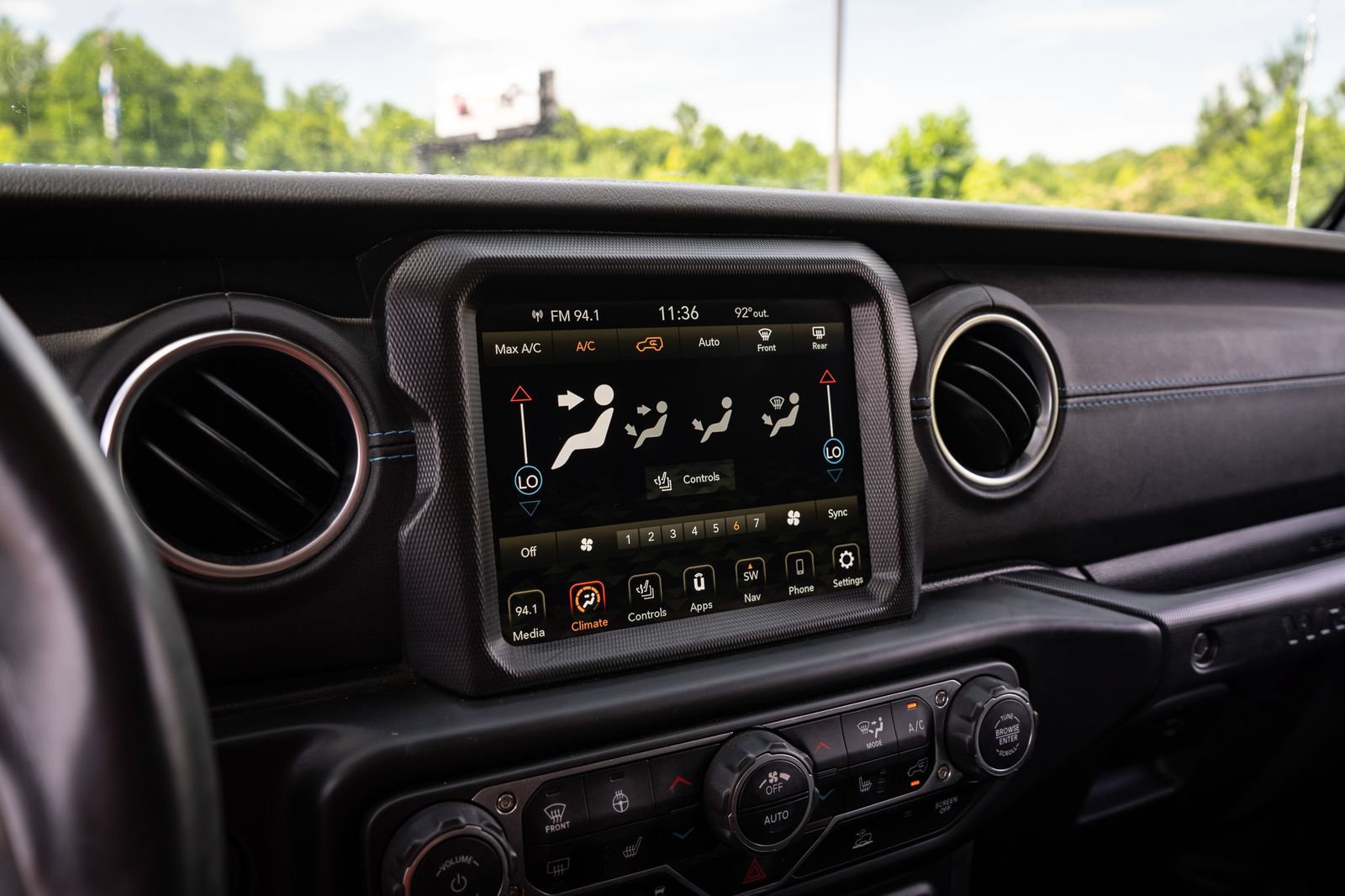 Used 2021 Jeep Wrangler Unlimited Rubicon 4xe w/ Cold Weather Group AWD/4WD image 23
