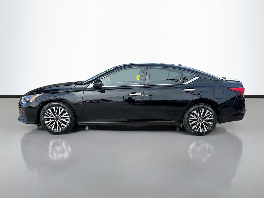 Used 2024 Nissan Altima 2.5 SV image 8