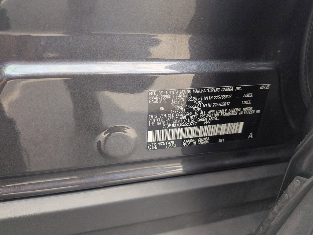 Used 2025 Toyota RAV4 XLE AWD/4WD image 29