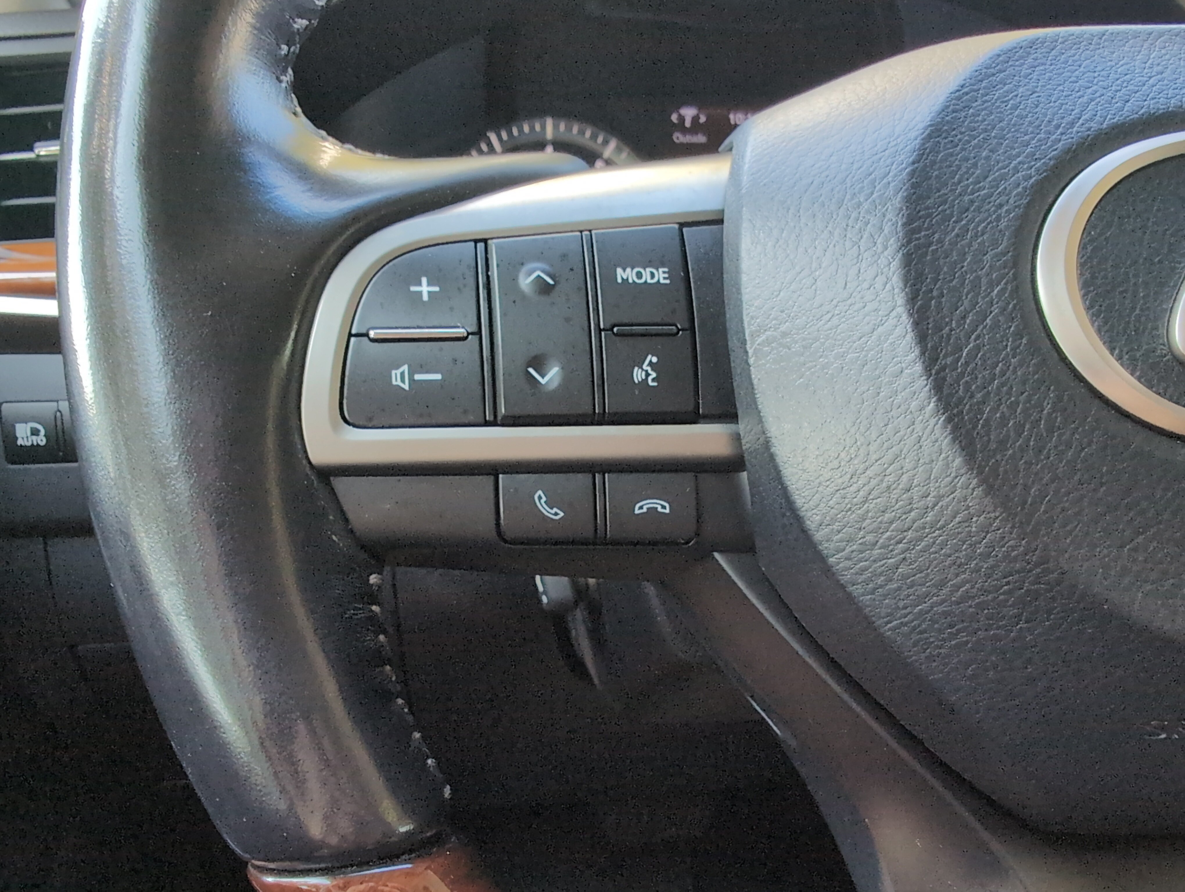 Certified 2020 Lexus LX 570 4WD w/ Luxury Package image 19