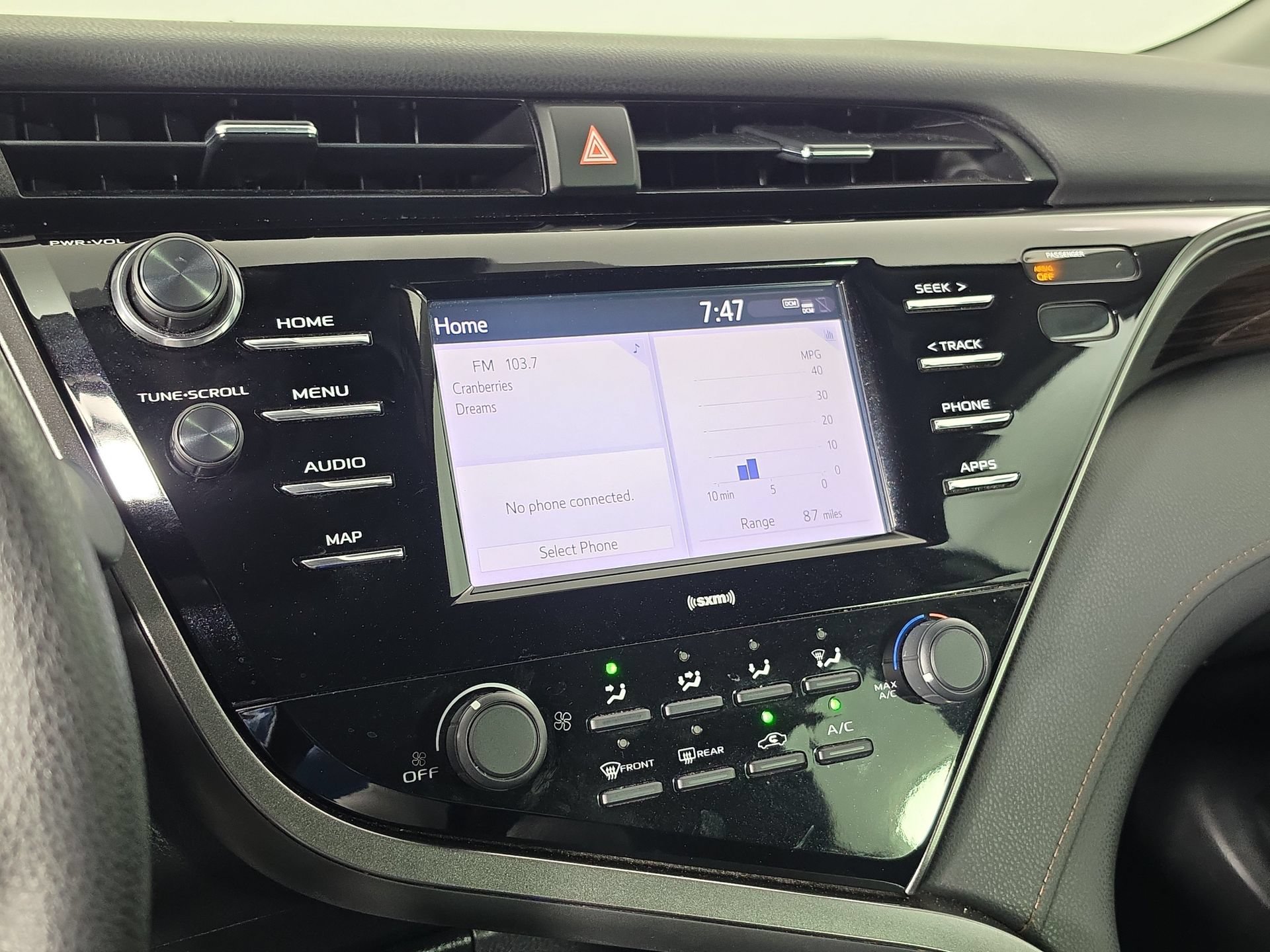 Used 2020 Toyota Camry LE FWD image 23