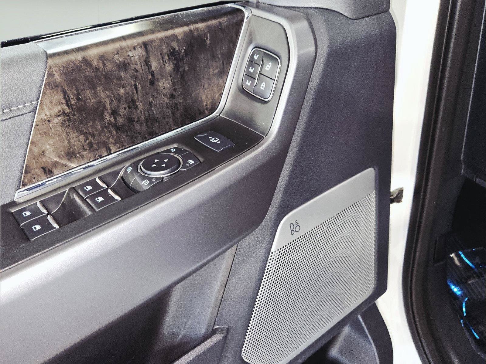 Used 2025 Ford F450 Lariat AWD/4WD image 27