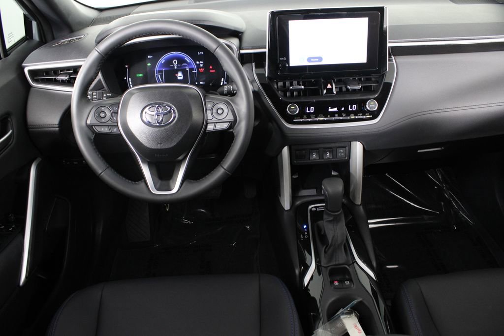 Used 2025 Toyota Corolla Cross AWD Hybrid w/ Convenience Package image 6