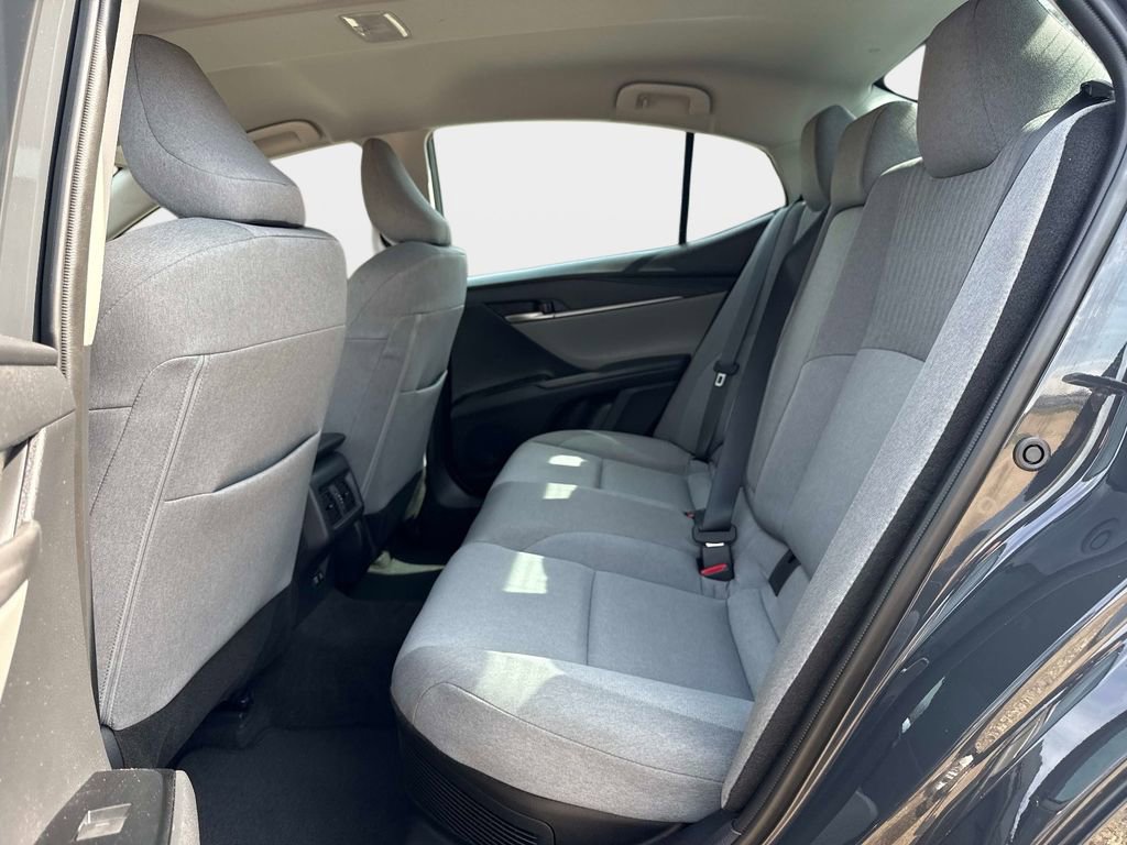 Used 2025 Toyota Camry LE w/ Convenience Package image 15