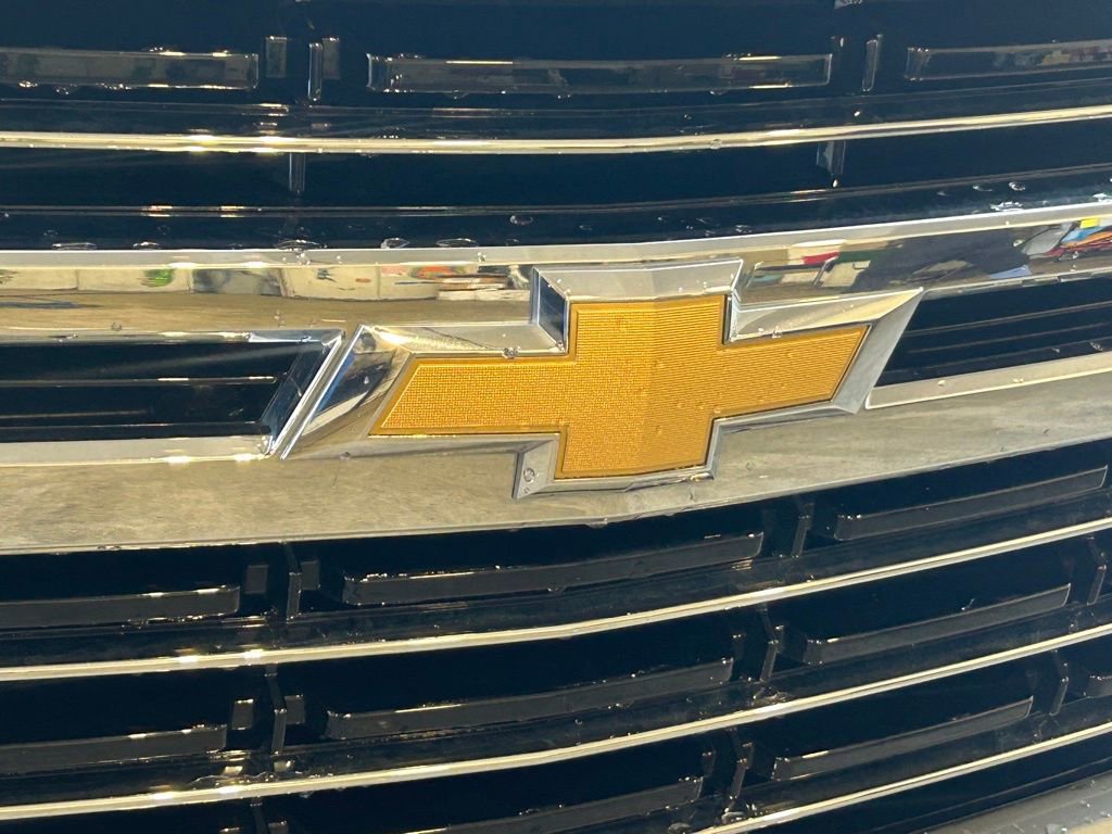 Used 2023 Chevrolet Suburban LT image 17