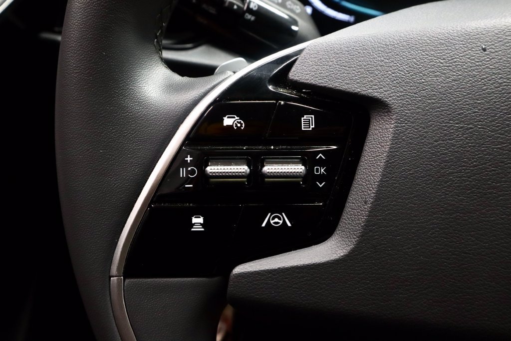 Used 2025 Kia Niro EX Touring FWD image 27