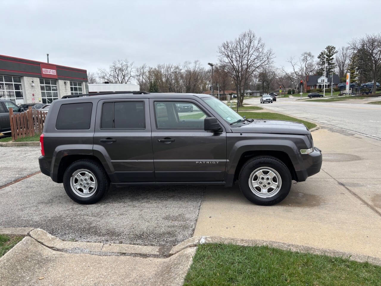 Used 2015 Jeep Patriot Sport image 18