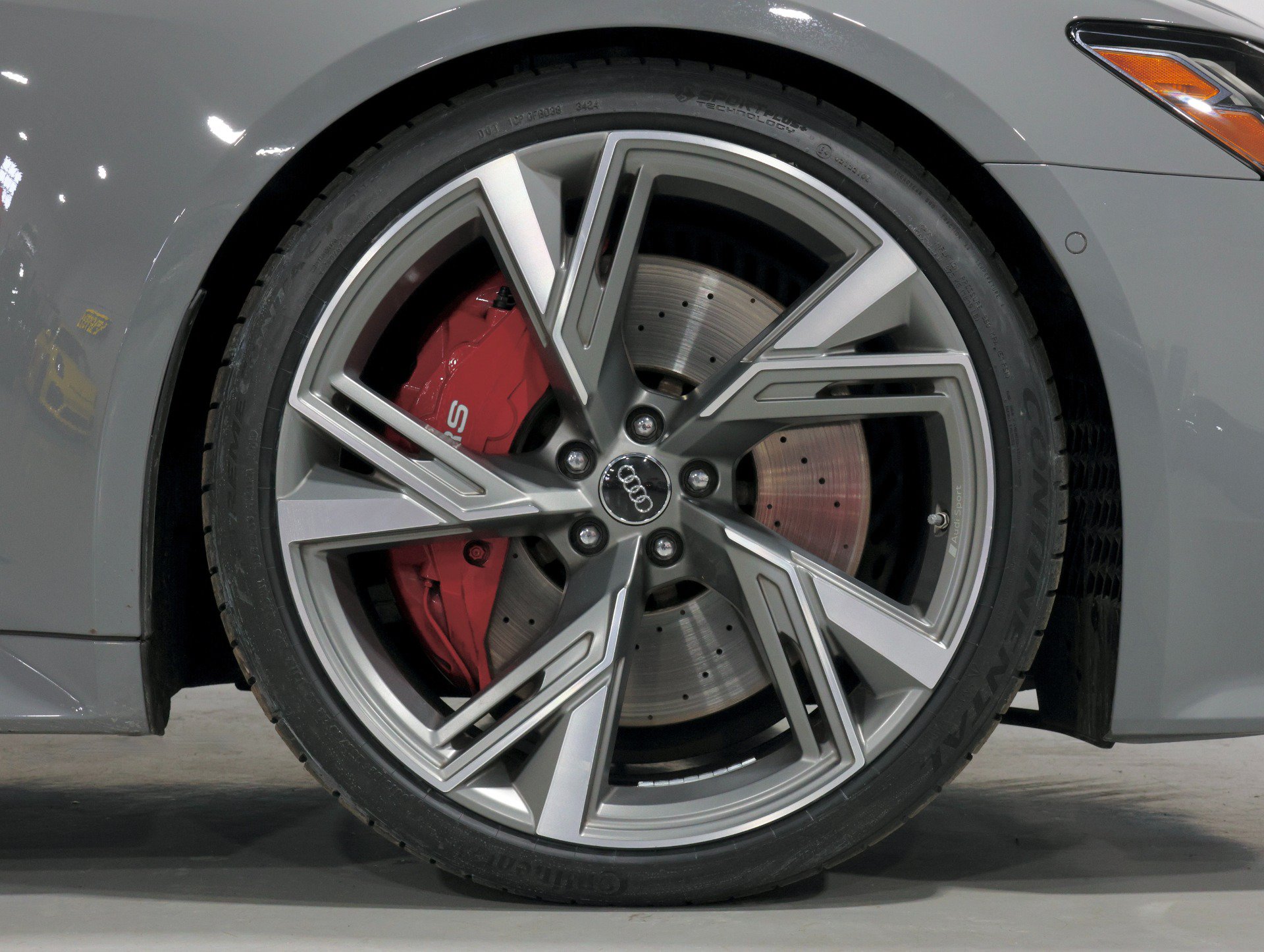 Used 2021 Audi RS 6 AWD/4WD image 28