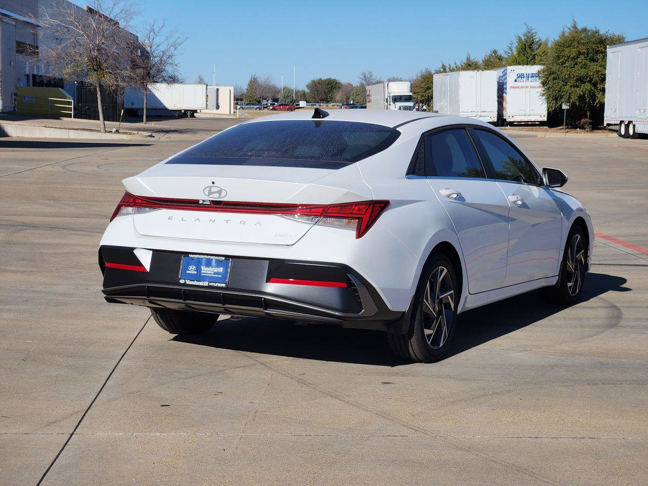 New 2026 Hyundai Elantra Limited FWD image 4