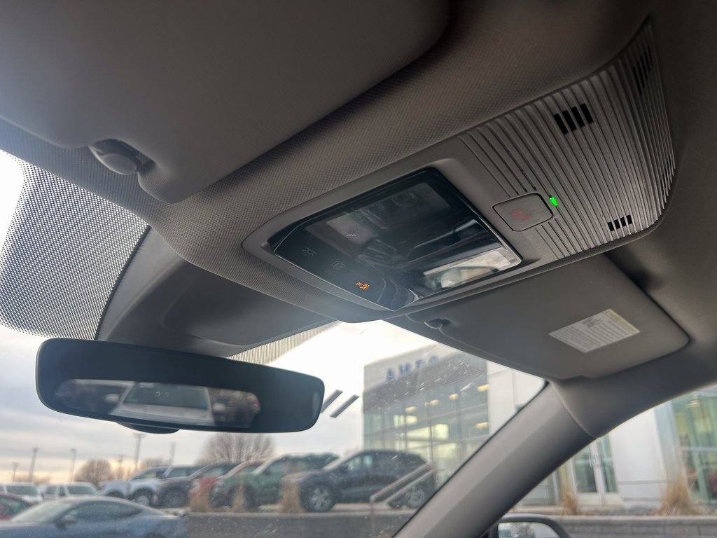 Used 2025 Volkswagen Atlas SE image 21