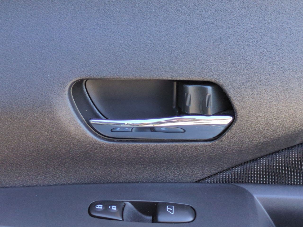 Certified 2021 Nissan Kicks SV FWD image 38