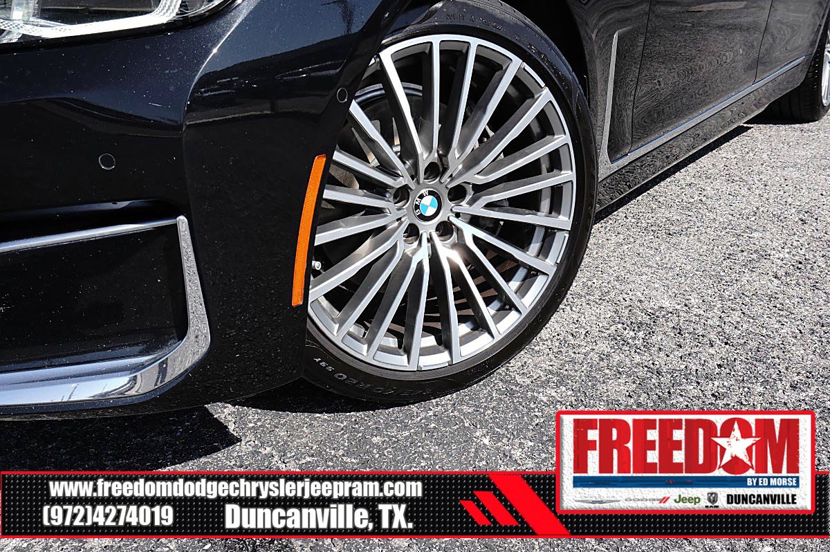 Used 2021 BMW 740i w/ Premium Package RWD image 9