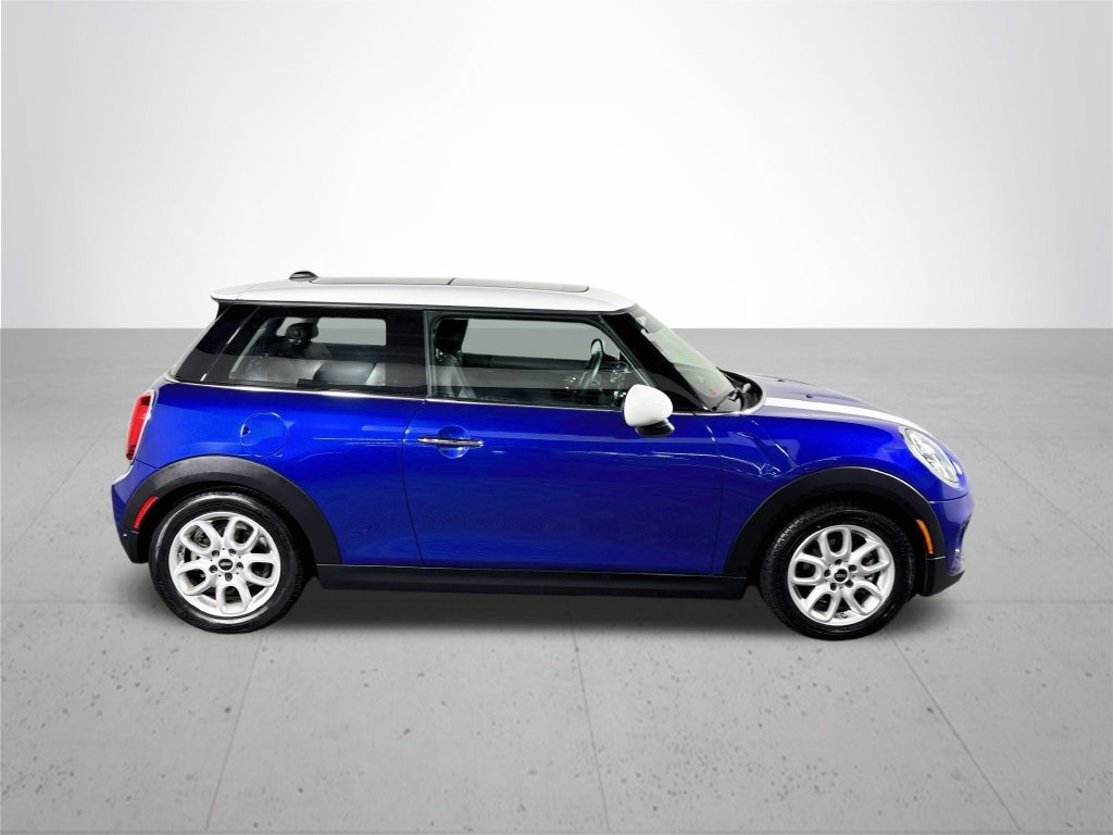 Used 2019 MINI Cooper 2-Door Hardtop w/ Premium Package FWD image 5