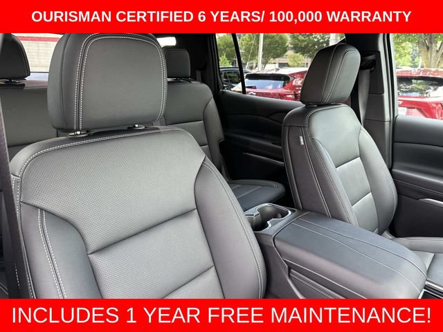 Used 2025 Chevrolet Traverse LT w/ Driver Confidence Package FWD image 11