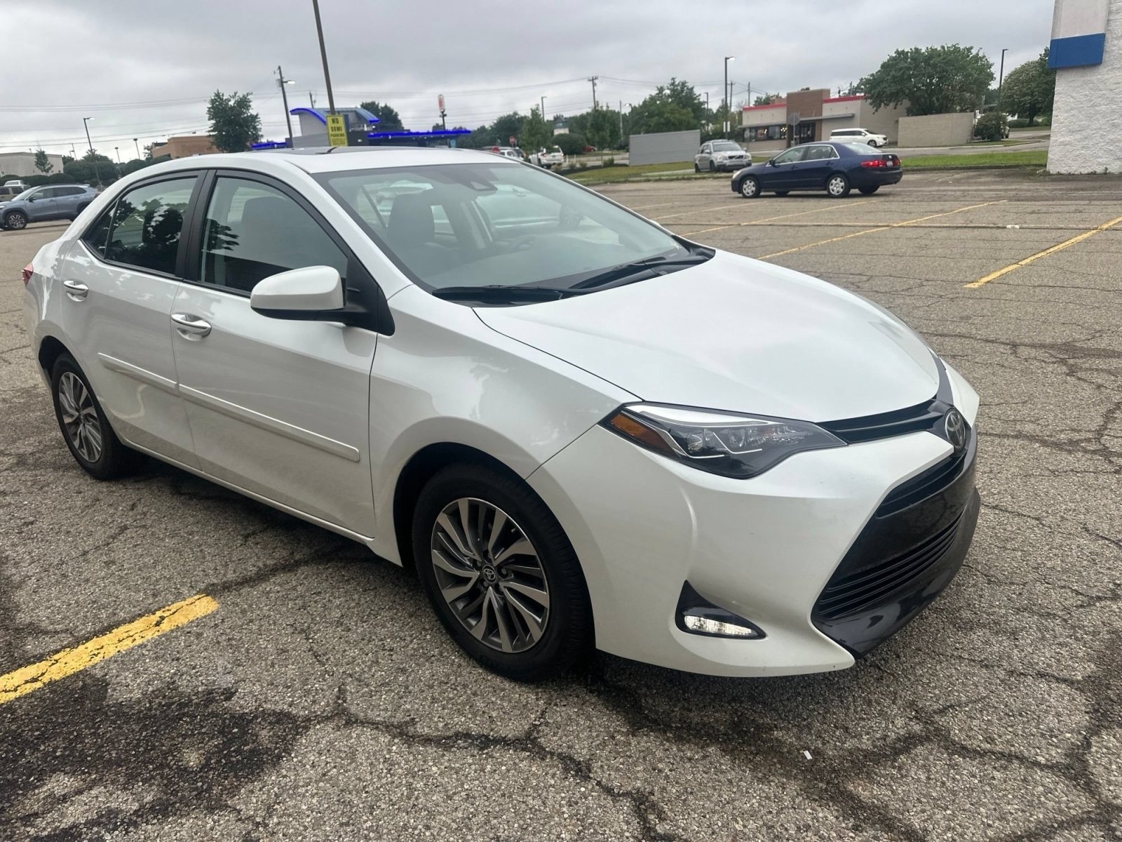 Used 2017 Toyota Corolla XLE w/ Body Protection Package FWD image 13