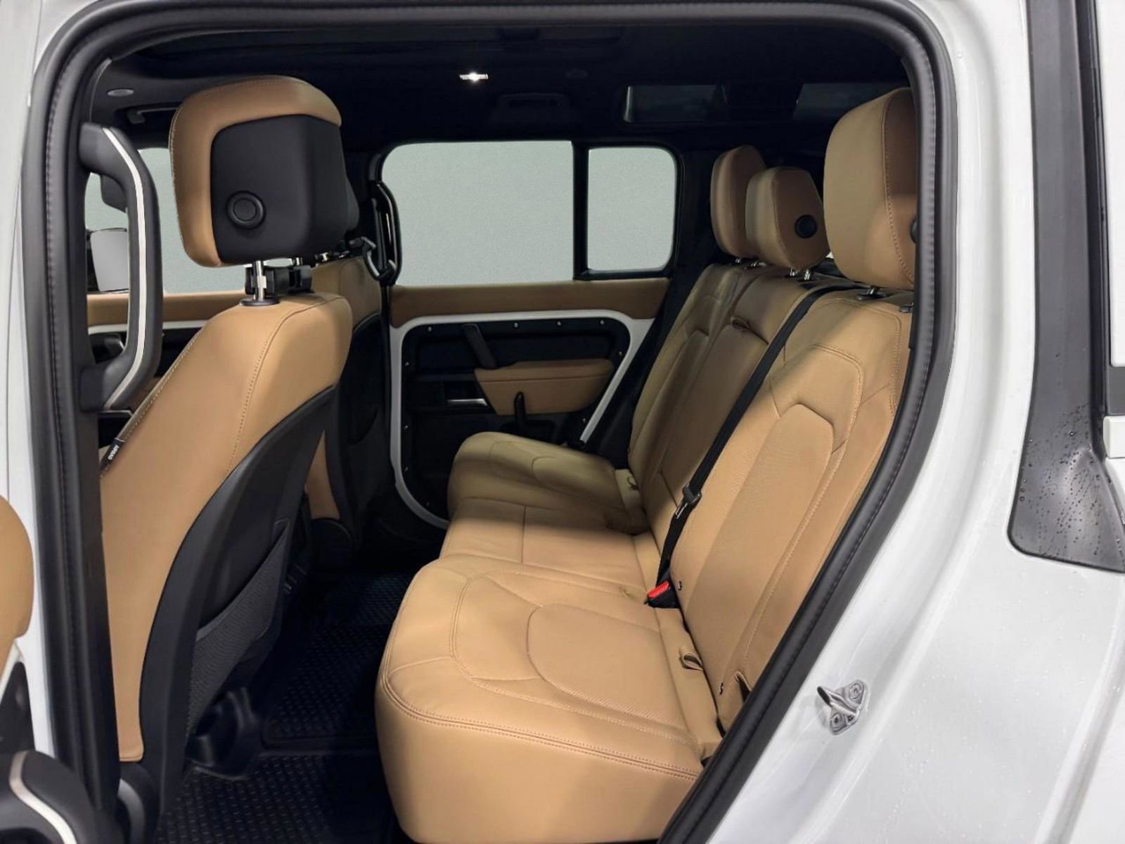 New 2026 Land Rover Defender 110 S image 8