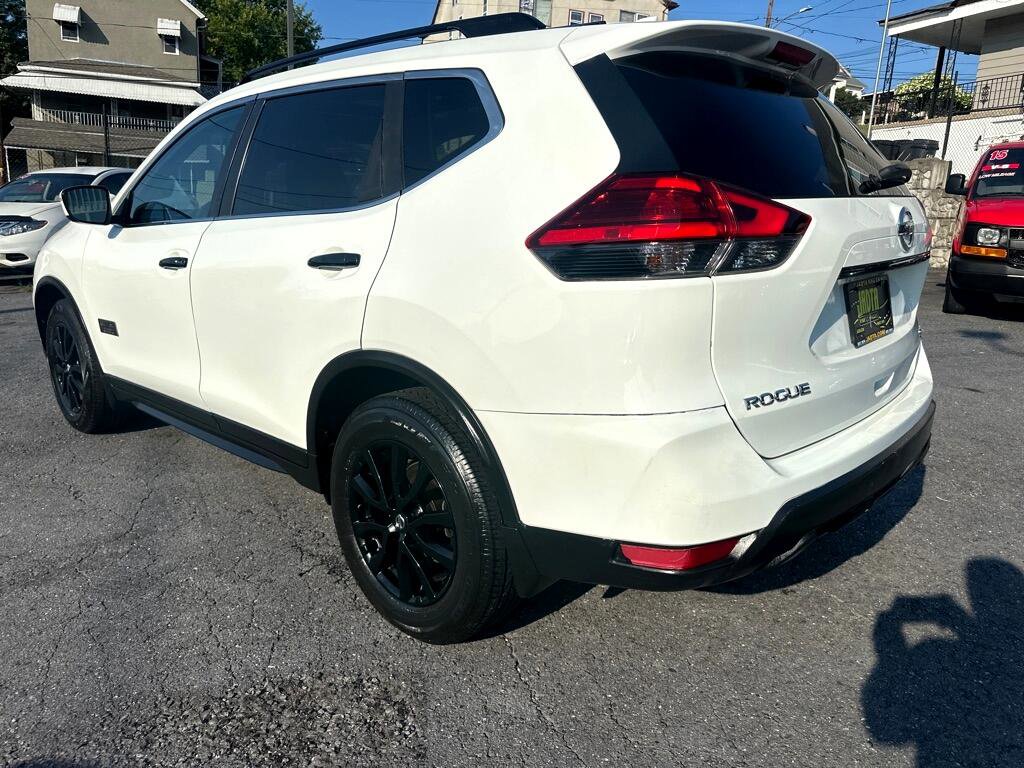Used 2017 Nissan Rogue SV image 5