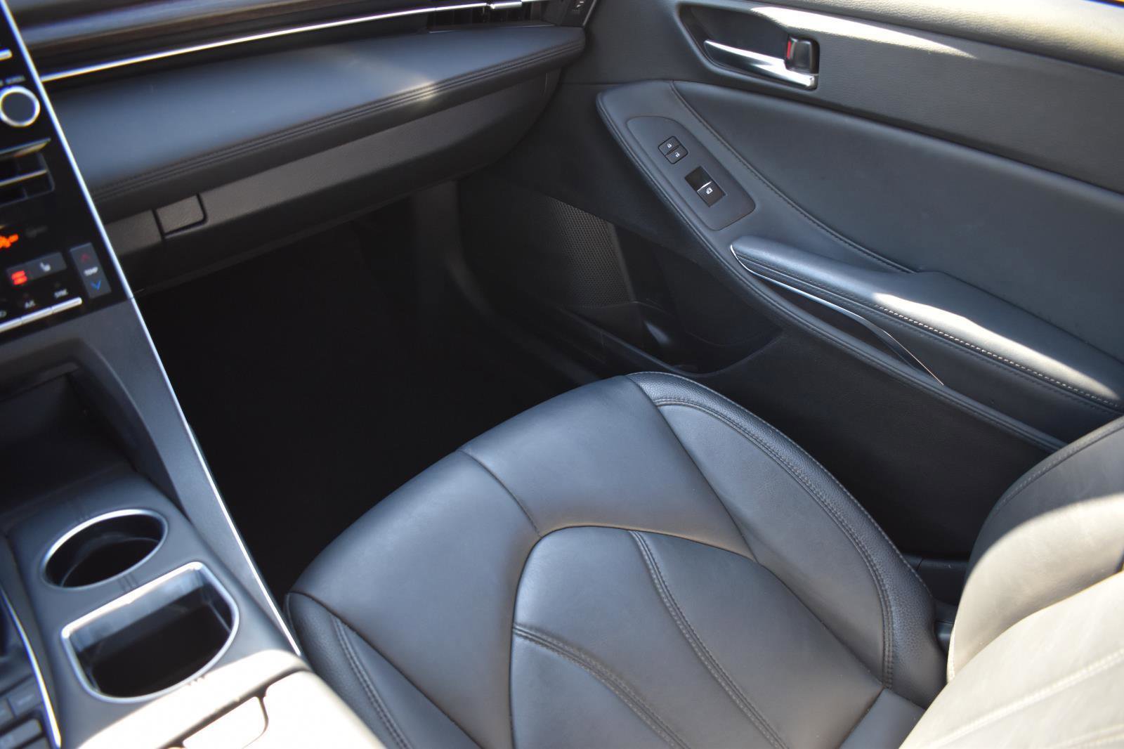 Used 2021 Toyota Avalon XLE image 18