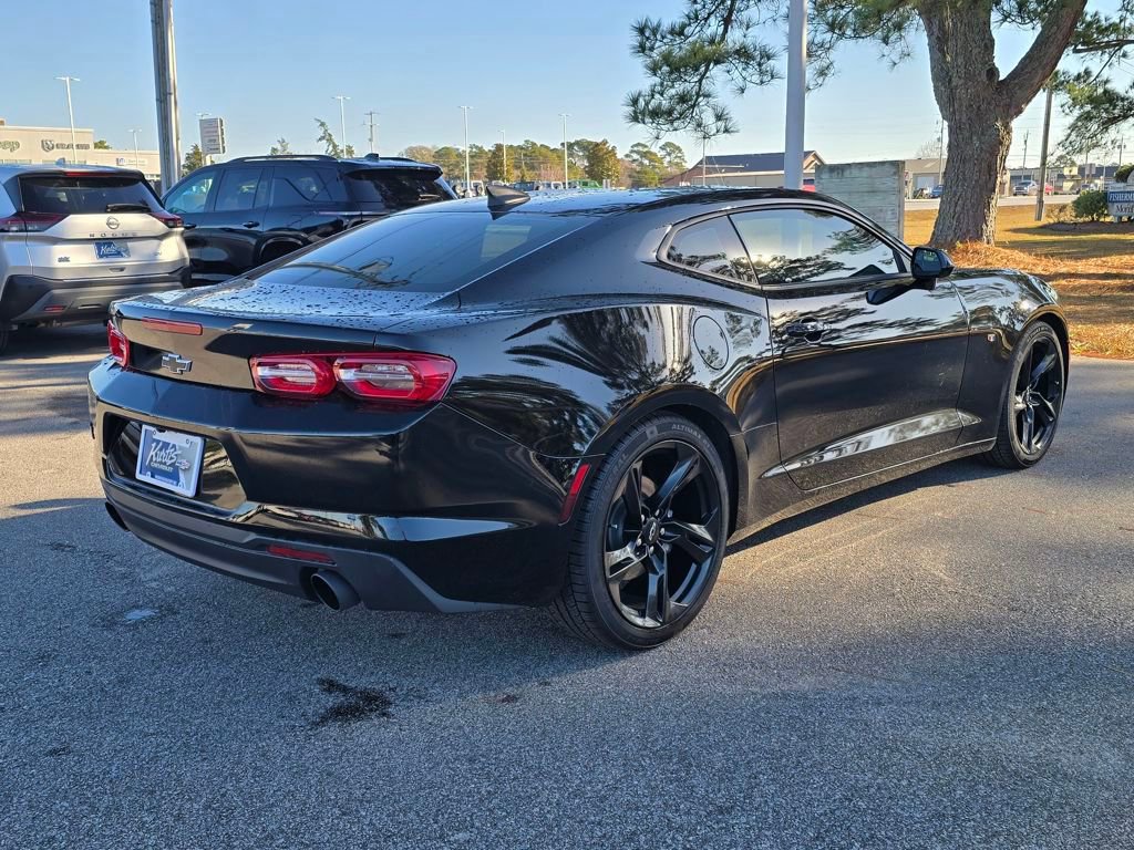 Used 2024 Chevrolet Camaro LT w/ Technology Package image 5