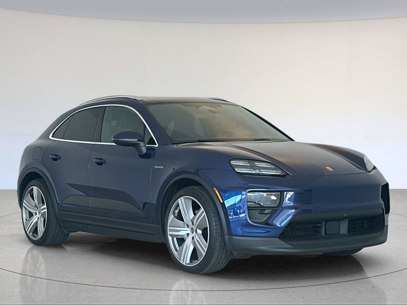Certified 2024 Porsche Macan 4 Electric AWD/4WD image 10
