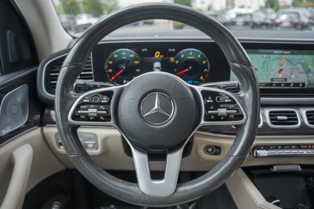 Used 2020 Mercedes-Benz GLS 450 4MATIC image 32