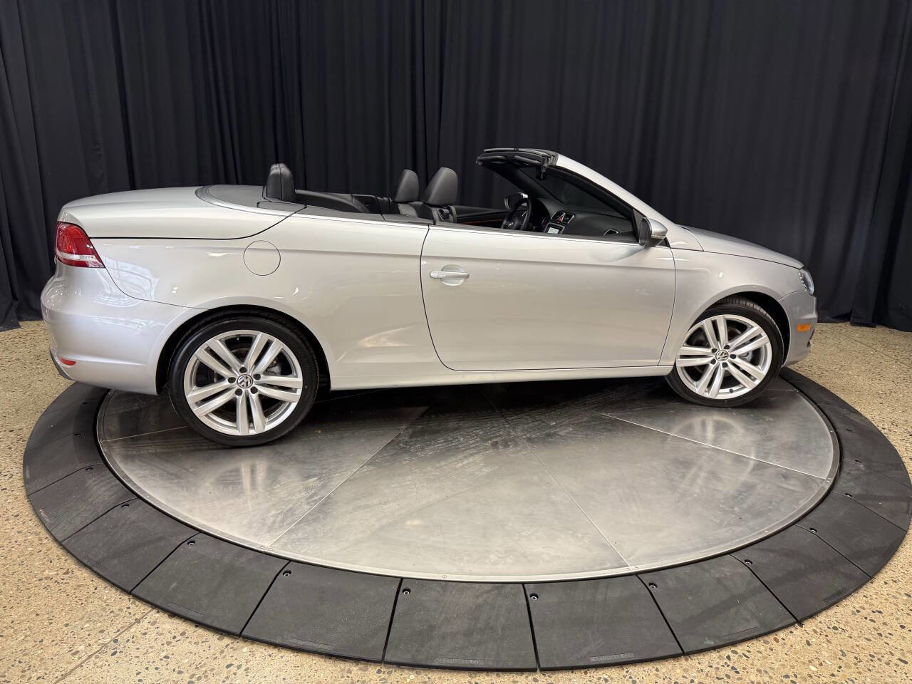 Used 2012 Volkswagen Eos Lux FWD image 7