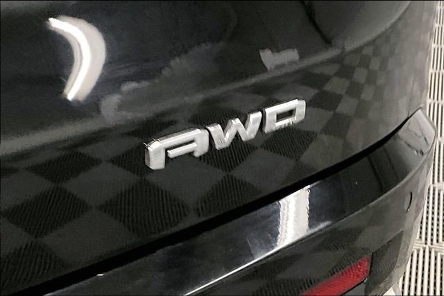 Used 2022 GMC Acadia Denali w/ GMC Pro Grade Package AWD/4WD image 9