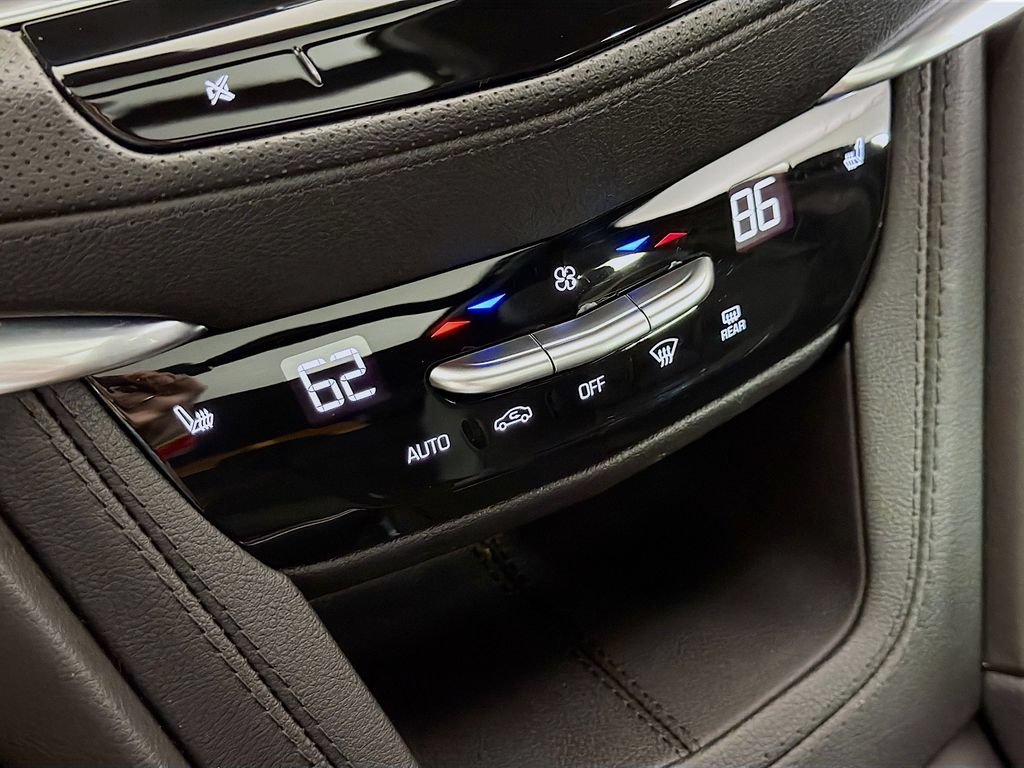 Certified 2024 Cadillac XT6 Luxury AWD/4WD image 17